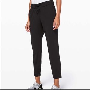 NWT Lululemon On The Fly Woven 7/8